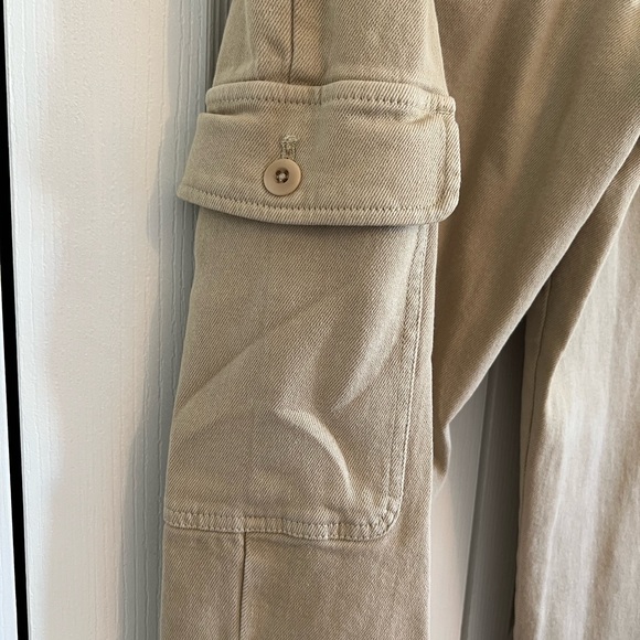 Wilfred free cargo pant size four. - Picture 8 of 11